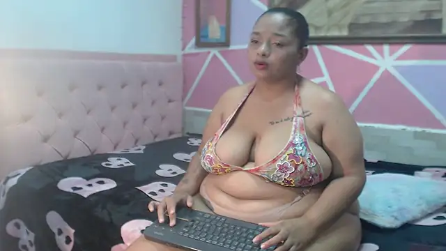 Snapshot of Doll_rihana chatting on June 2, 2026, 6:21 pm Doll rihana online show from June 2, 2026, 6:21 pm