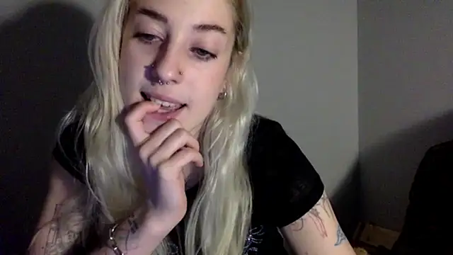 EmmyWet online show from March 16, 2026, 7:29 pm