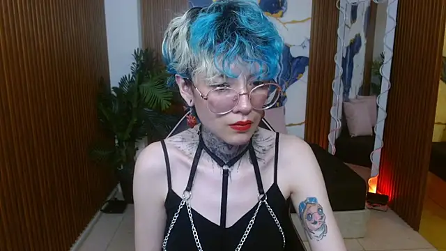 Lyra tay online show from April 17, 2026, 7:06 pm