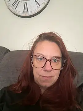 Cara-CurvyUK online show from March 3, 2026, 12:33 pm