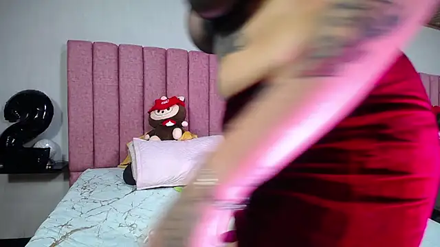 SaraLjordad online show from April 6, 2026, 7:48 pm