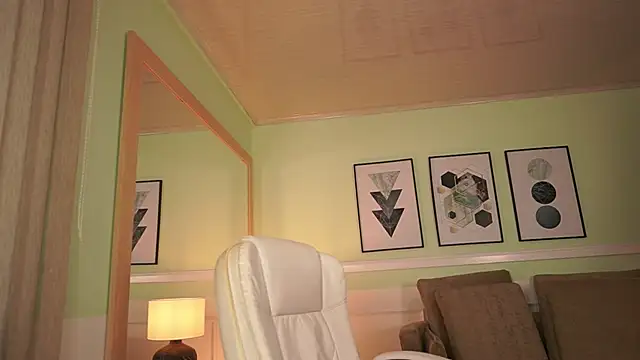 Snapshot of MandyCollins chatting on April 6, 2026, 11:33 am MandyCollins online show from April 6, 2026, 11:33 am