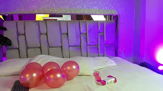 PaulinaLopez  online show from March 21, 2026, 9:29 pm