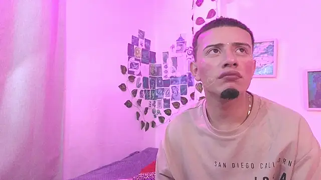 DayandDesire online show from April 6, 2026, 2:31 am