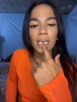 FlorSalvaje  online show from April 26, 2026, 1:47 am