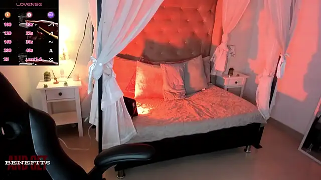 Raven Dooll online show from March 24, 2026, 8:25 pm