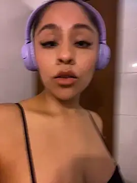 xophierz online show from February 27, 2026, 5:13 pm