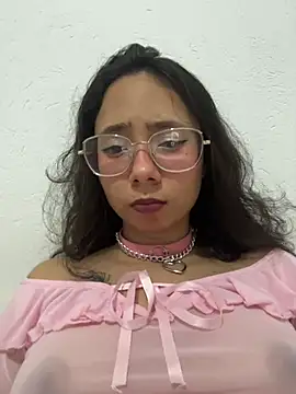 Aliciaa-petite online show from May 29, 2026, 3:59 am