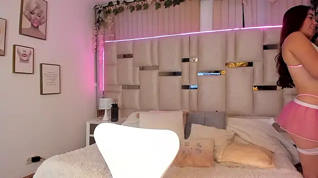 Hanna klover online show from February 28, 2026, 4:02 am