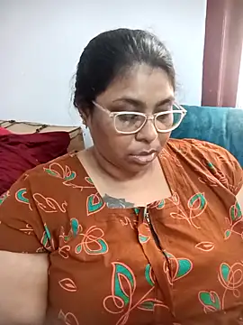 Snapshot of deepika-mallus chatting on April 19, 2026, 8:13 am deepika-mallus online show from April 19, 2026, 8:13 am