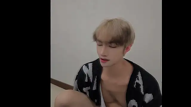 Snapshot of bigbigtop20 chatting on March 2, 2026, 8:32 am bigbigtop20 online show from March 2, 2026, 8:32 am