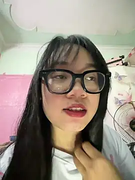 Leeeeiu online show from June 28, 2026, 1:28 pm