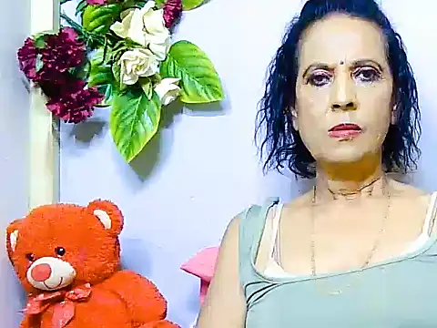 Snapshot of Hot_queen58 chatting on May 31, 2026, 2:13 pm Hot queen58 online show from May 31, 2026, 2:13 pm