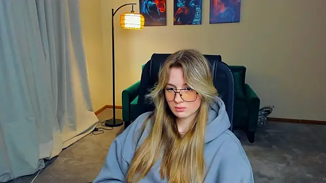 Snapshot of DortheaHupy chatting on February 28, 2026, 7:09 am DortheaHupy online show from February 28, 2026, 7:09 am