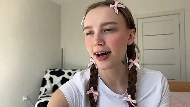 Lolatatee online show from March 13, 2026, 11:17 am