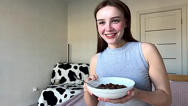 Lolatatee online show from March 22, 2026, 5:00 am