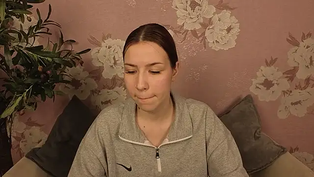 AleshiaFontes online show from March 3, 2026, 11:49 am