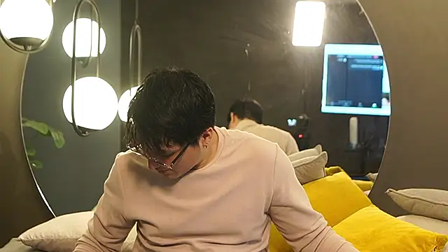 Mia and Belmonth online show from March 24, 2026, 6:35 pm