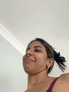 VioletaHills  online show from April 11, 2026, 12:20 pm