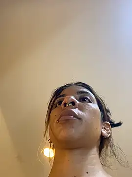 VioletaHills  online show from April 15, 2026, 1:07 pm