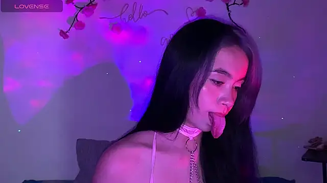 sweet molly420 online show from May 15, 2026, 11:45 pm