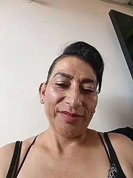 Snapshot of Lucia_Rios chatting on June 16, 2026, 10:01 pm Lucia Rios online show from June 16, 2026, 10:01 pm