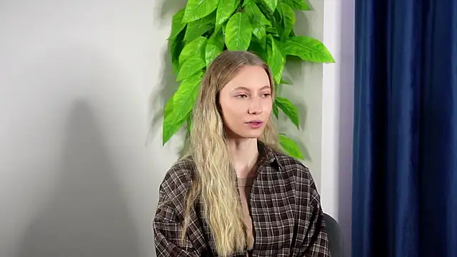 YuetteRaef online show from March 5, 2026, 5:58 am