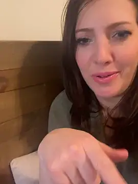 Snapshot of hollyharmd chatting on February 28, 2026, 7:42 am hollyharmd online show from February 28, 2026, 7:42 am