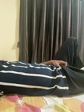 Hunnybunny1990 online show from February 28, 2026, 3:46 pm