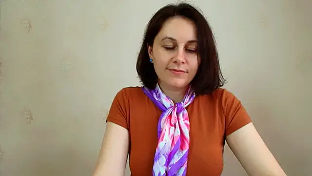 Inessa beauty online show from May 10, 2026, 10:42 am