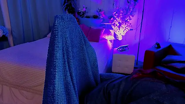 Snapshot of SauvageBirdy chatting on March 2, 2026, 8:48 pm SauvageBirdy online show from March 2, 2026, 8:48 pm