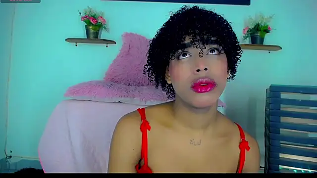 Snapshot of Nashla_D_- chatting on March 7, 2026, 5:04 am Nashla D - online show from March 7, 2026, 5:04 am