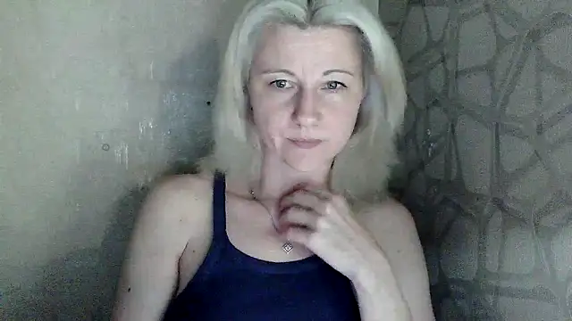 Katerina-Kissa online show from May 12, 2026, 6:27 pm