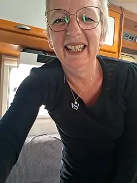 lescoquinsdu40 online show from March 5, 2026, 10:55 am