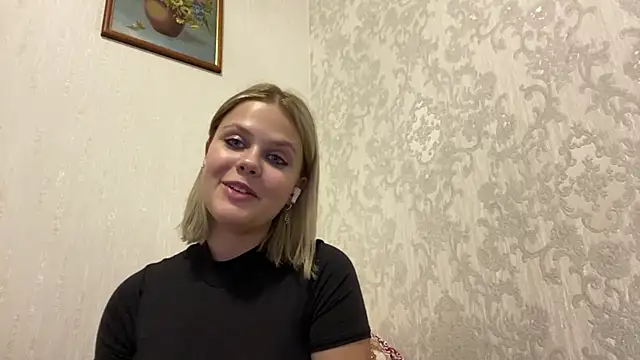 Snapshot of RoyalNovaX chatting on March 2, 2026, 1:18 pm RoyalNovaX online show from March 2, 2026, 1:18 pm