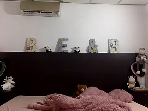 mommy-Milf online show from March 29, 2026, 4:51 pm