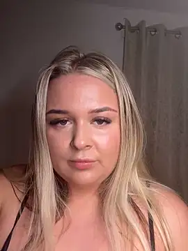 Snapshot of Goldieluxe chatting on March 1, 2026, 12:34 am Goldieluxe online show from March 1, 2026, 12:34 am