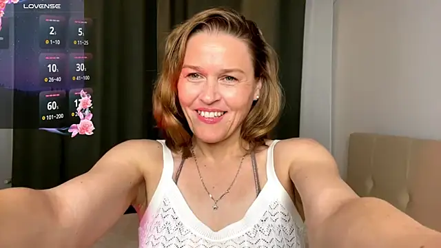 Snapshot of Lizacams chatting on May 22, 2026, 4:01 pm Lizacams online show from May 22, 2026, 4:01 pm