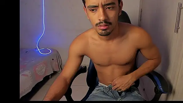 jossi12345j online show from March 20, 2026, 12:21 pm