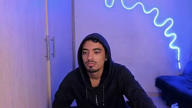 jossi12345j online show from April 20, 2026, 12:19 pm