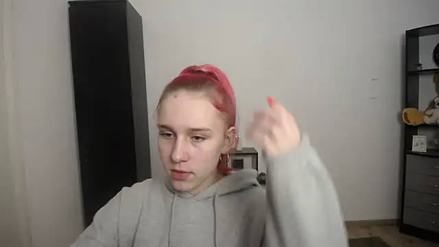 Scarlett lil online show from March 26, 2026, 8:09 am