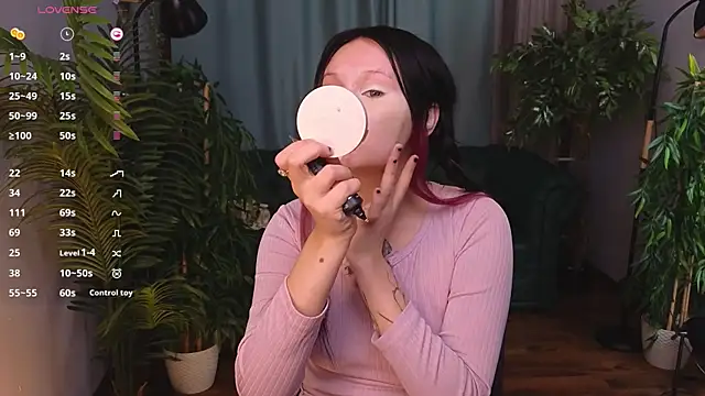 kittenlolla online show from March 26, 2026, 1:06 pm