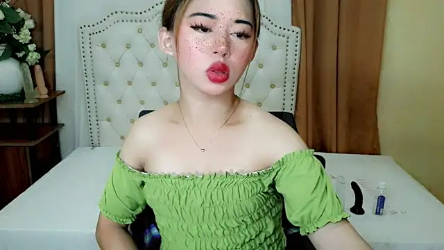 Seductive sophie online show from May 27, 2026, 3:36 am