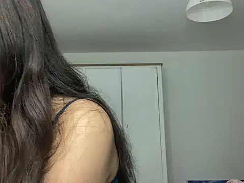 Ellamay06 online show from April 9, 2026, 8:25 pm