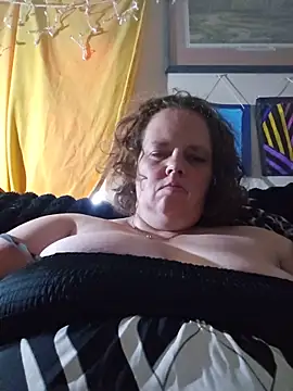 Snapshot of Purplesparkle1 chatting on June 5, 2026, 5:07 pm Purplesparkle1 online show from June 5, 2026, 5:07 pm