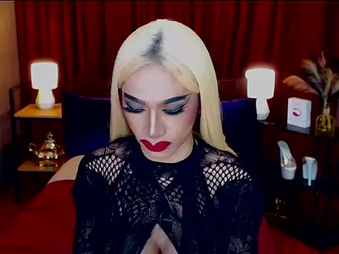 KieraLee online show from April 14, 2026, 11:49 am