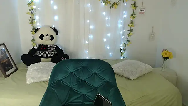 Alissonblue 5 online show from April 13, 2026, 8:53 am