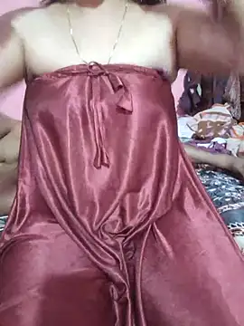 Couple hot999 online show from July 5, 2026, 9:44 pm