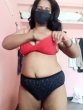 Snapshot of Miss-Dolly07 chatting on June 18, 2026, 10:19 am Miss-Dolly07 online show from June 18, 2026, 10:19 am