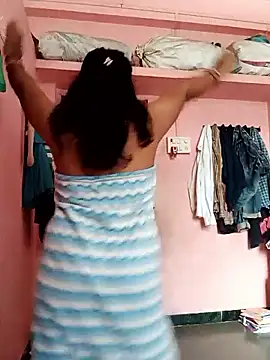 Snapshot of Miss-Dolly07 chatting on June 21, 2026, 5:32 am Miss-Dolly07 online show from June 21, 2026, 5:32 am